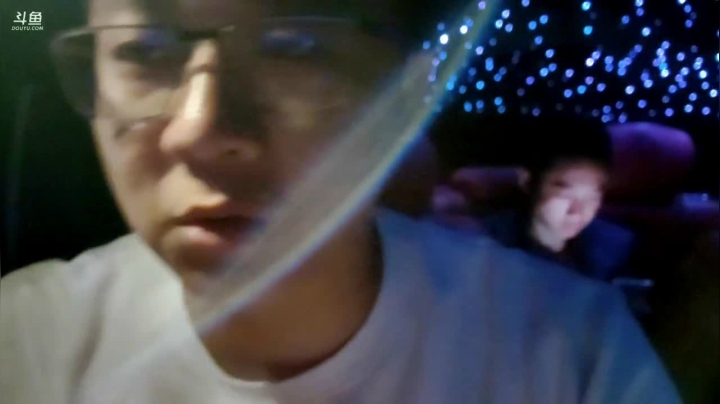 【2021-03-24 18点场】小鱼小鱼吃虾米：假装在山上