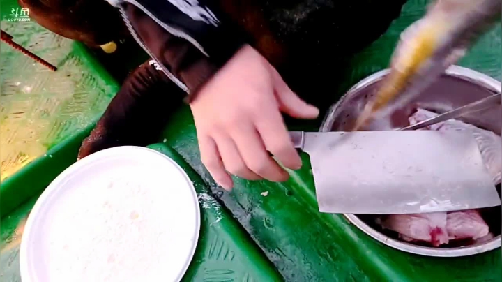 【2021-03-29 18点场】洪湖小肖：下水搞鱼进行中...