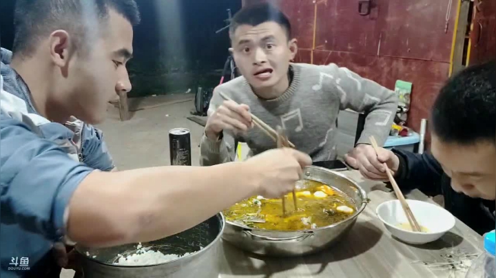 【2021-03-30 21点场】川味箩卜：《深夜运动会》无限俯卧撑