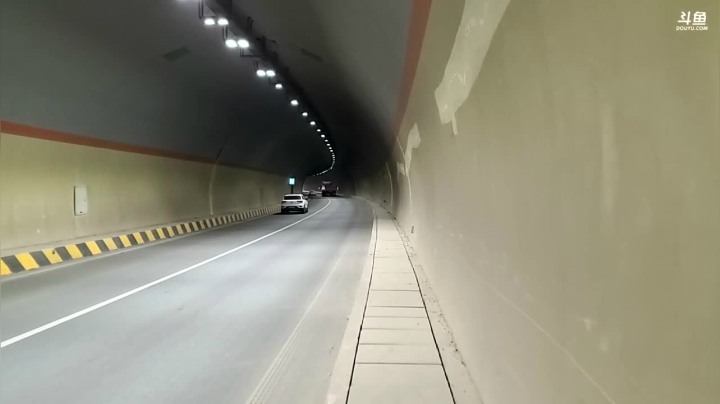 【2021-04-01 14点场】叶子户外：《纪实直播》新疆之旅→西宁