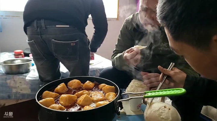 【2021-04-02 10点场】叶子户外：《纪实直播》新疆之旅→西宁