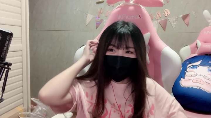 【2021-04-02 18点场】一条小团团OvO：今天是我们直播间的三周年拉！