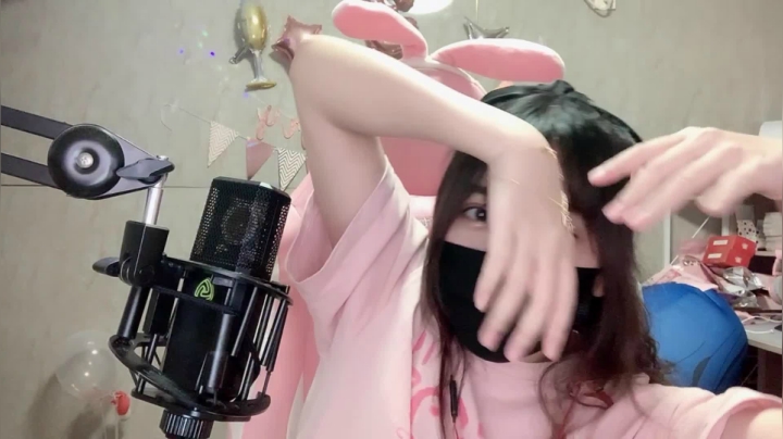 一条小团团2021_04_03直播露脸视频