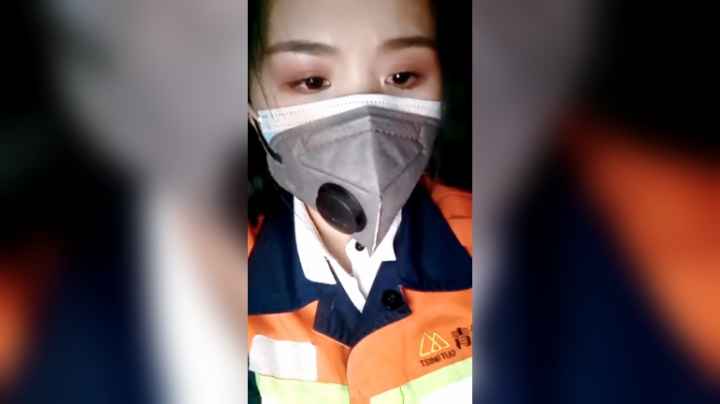第一次直播的二姐