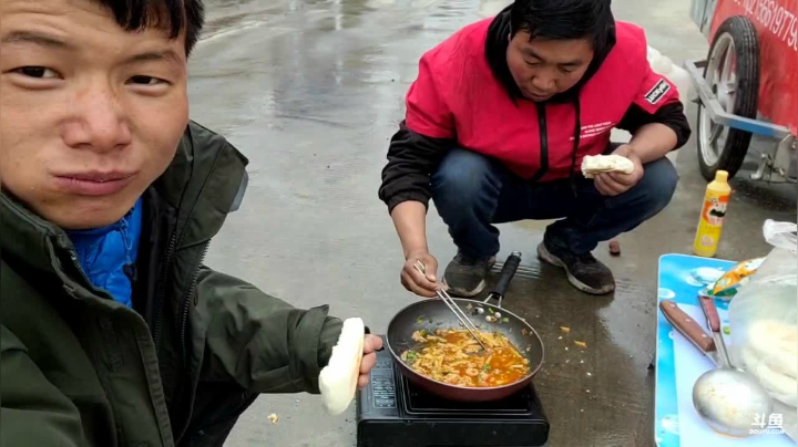 【2021-04-03 12点场】叶子户外：《纪实直播》新疆之旅→西宁