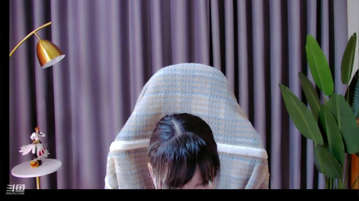 【2021-04-04 12点场】Jue美娘：下赛季认真巅峰赛2500不上不是人