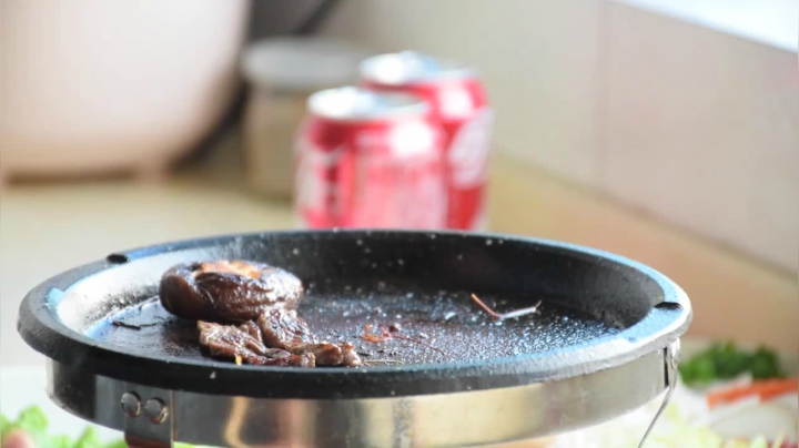 我在斗鱼看YESHI小哥直播美食