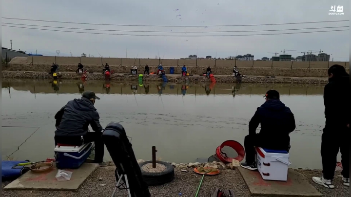 【2021-04-10 12点场】叶子户外：《纪实直播》新疆之旅→茶卡盐湖