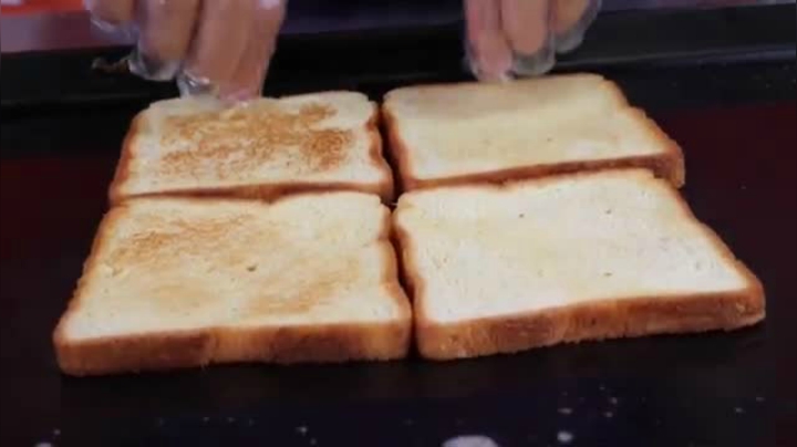 韩国街头小吃 蔬菜起司蛋三明治