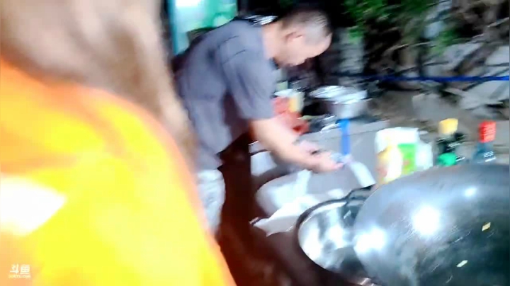 【2021-04-10 00点场】洪湖小肖：10点机场接小姐姐（今晚不出海）