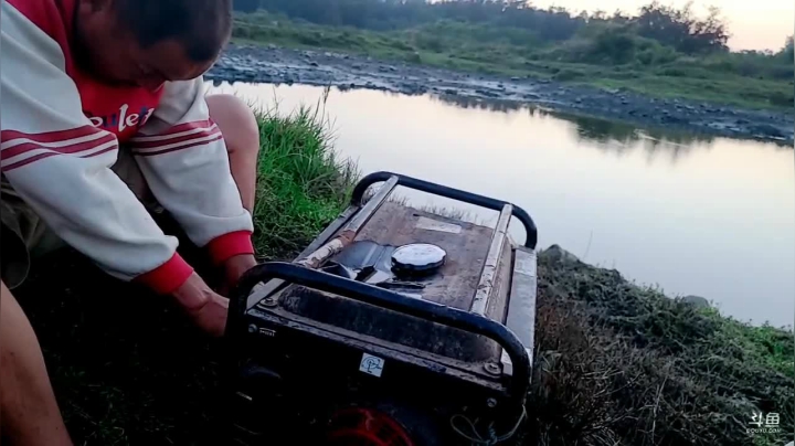 【2021-04-04 18点场】洪湖小肖：征服大海，今晚有海底