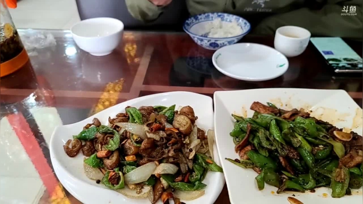 【2021-04-13 12点场】叶子户外：《纪实直播》新疆之旅→七彩丹霞