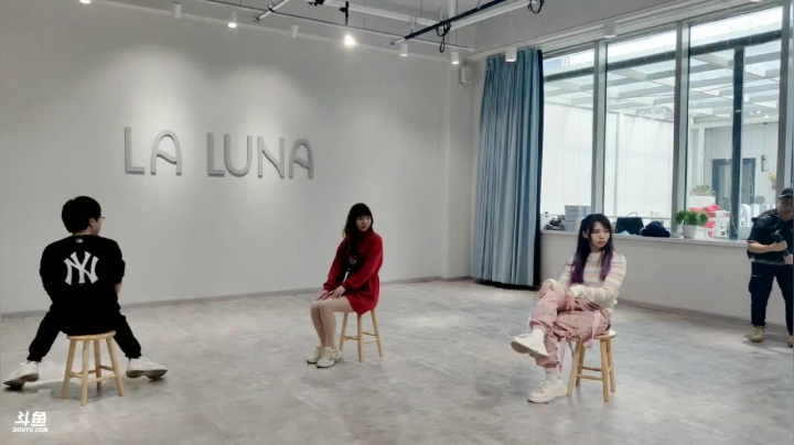 【2021-04-13 14点场】手残的Q酱菌：Q酱: 教no兔跳肉0
