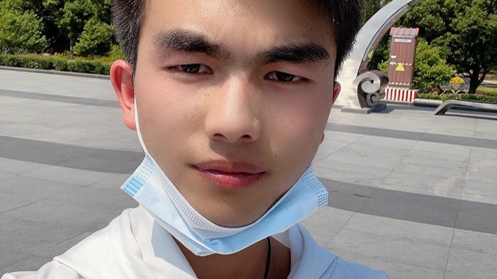 山歌是其次，钢枪才是游戏。