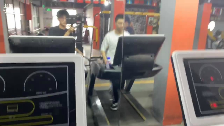 【2021-04-20 16点场】右手supking：健身模式 六点在家播游戏