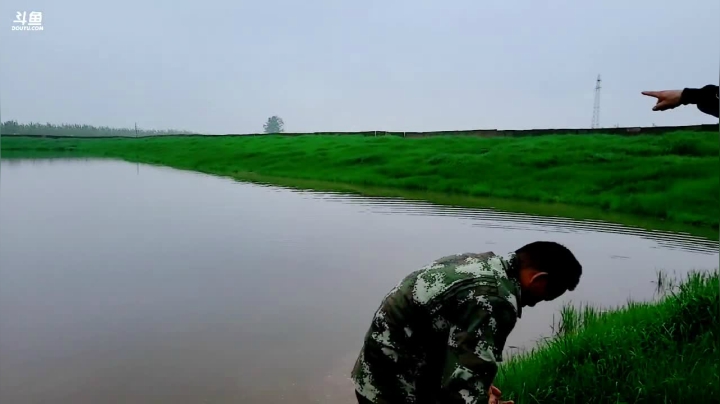 【2021-04-21 14点场】洪湖小肖：看看他们荒岛晚点上线