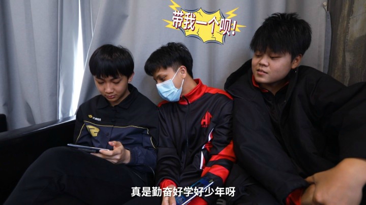【飞车也疯狂】第97期：小钰开赛暴走连刷11图纪录，云海逸官人初战告捷尽显默契配合