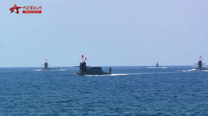 【乘风破浪的人民海军②】 戳进来！看“海底蛟龙”的掌舵人是怎样炼成的