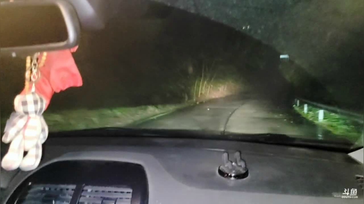 【2021-04-25 22点场】魅力生活i：水库叉鱼。