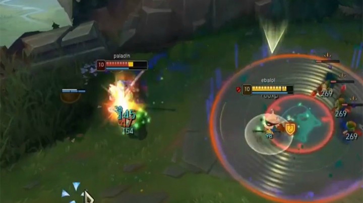 【恶霸提莫】对线余小c 被折磨了15分钟的C皇还是破防了，在直播间破口大骂。