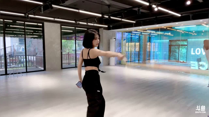 【妮儿Nierrr 舞蹈】04-30 17:51