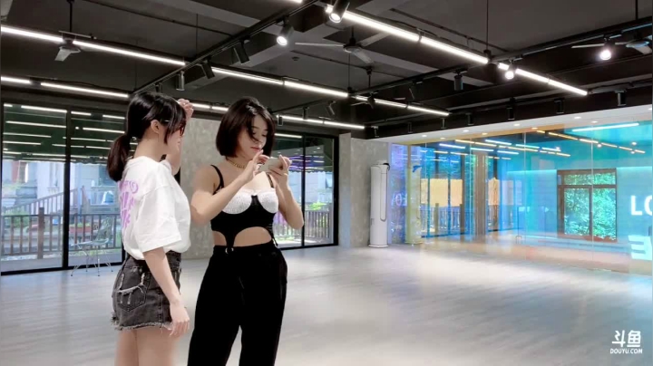 【妮儿Nierrr 舞蹈】04-30 17:51