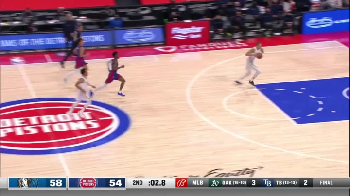 波尔津吉斯抢断暴扣一条路