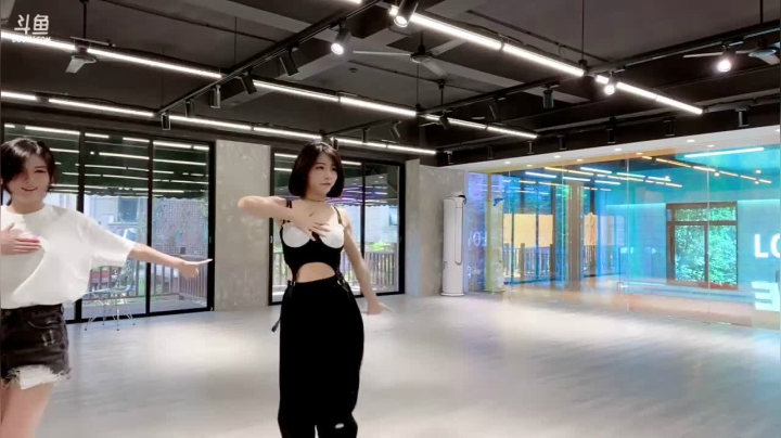 【妮儿Nierrr 舞蹈】04-30 17:51