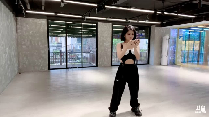 【妮儿Nierrr 舞蹈】04-30 17:51