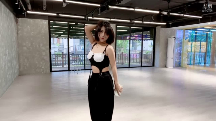 【妮儿Nierrr 舞蹈】04-30 17:51