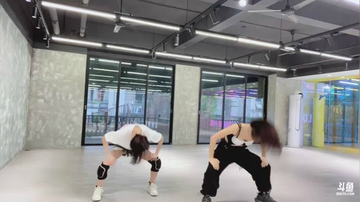 【妮儿Nierrr 舞蹈】04-30 17:51