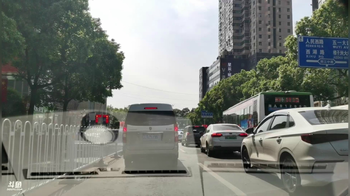 【2021-05-02 14点场】蓝战非OvO：你敢送我就敢播