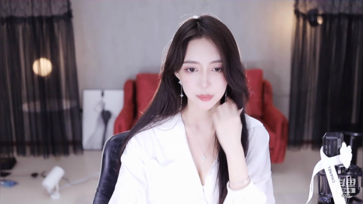 我在斗鱼看王雨檬呀直播舞蹈