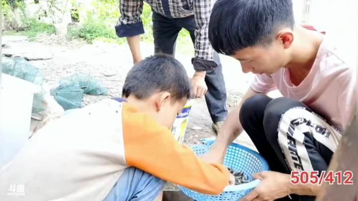 【2021-05-02 09点场】骚冉丶：给大哥搞点河虾