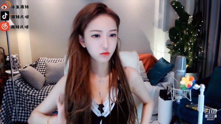 南妹儿呀：刚开播的样子太美了吧！