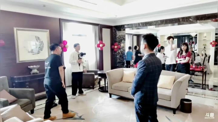 【2021-05-06 11点场】LOL丶摇摆：摆新郎官结婚的一天！