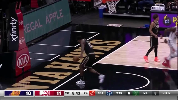 保罗挡拆后助攻艾顿单手暴扣，随后特雷-杨喂饼卡佩拉空接暴扣还以颜色！