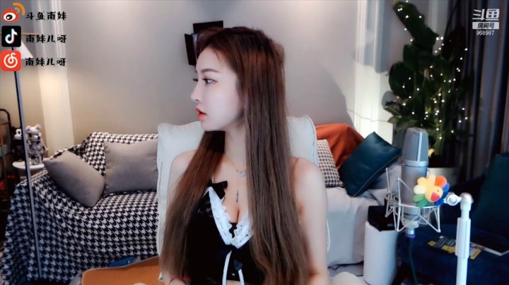 南妹儿呀：刚开播的样子太美了吧！