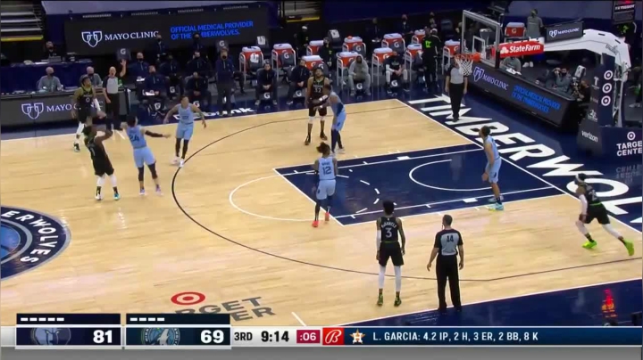 爱德华兹连得13分