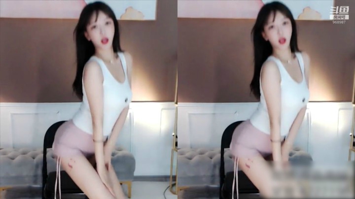 南妹儿呀：小哥哥你看我这舞跳得怎么样？