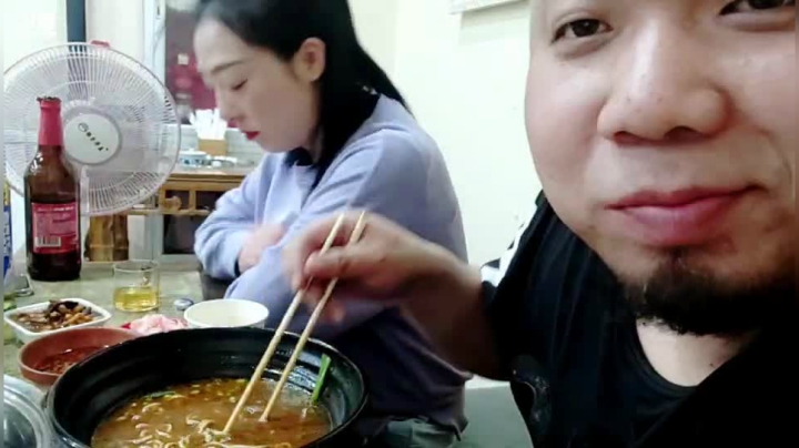【2021-05-06 19点场】天津美食胡子：一位重庆姐姐在津开面馆