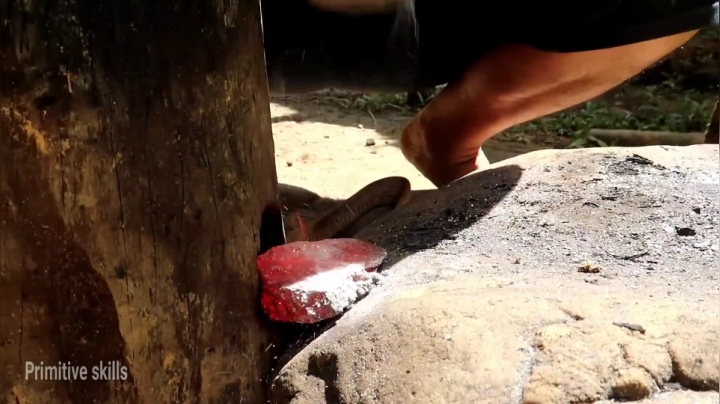 第二季1080P E36文明的进步-户外第一神兵 铁斧【真人我的世界-空手发展-单人炼铁】