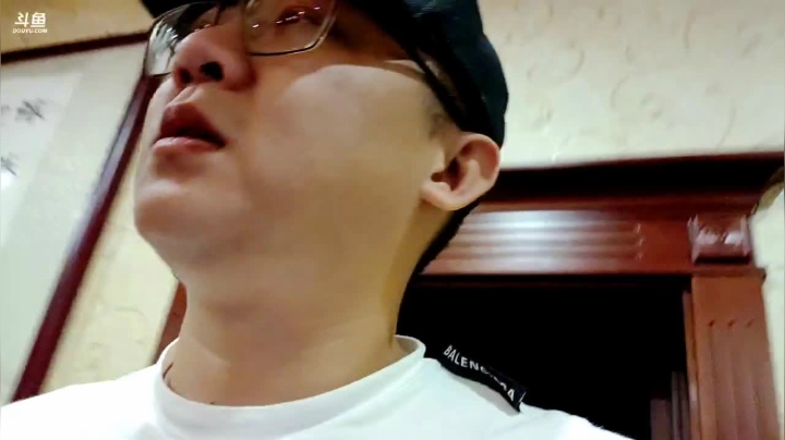 【2021-05-10 21点场】小鱼小鱼吃虾米：到北京了，爸爸们