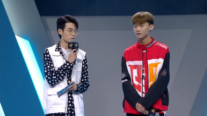 【赛后采访】Q9.鹤：现在我打辅助位已经适应了，广寒仙境的终点线前需要保持冷静