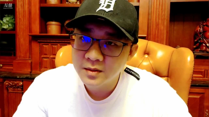【2021-05-10 22点场】小鱼小鱼吃虾米：到北京了，爸爸们