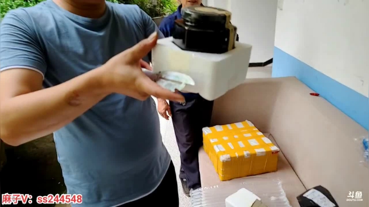 【2021-05-12 12点场】叶子户外：《纪实直播》新疆之旅—水上雅丹