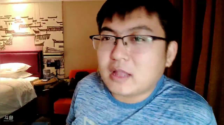 我在斗鱼看火力堂主直播户外