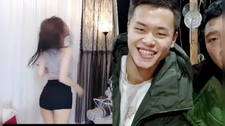 雨萌和浩哥pk雨萌好性感啊