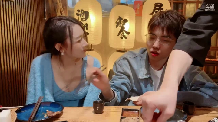DOUYU_5526219_橘右羊和南波儿二台吃饭发生的故事