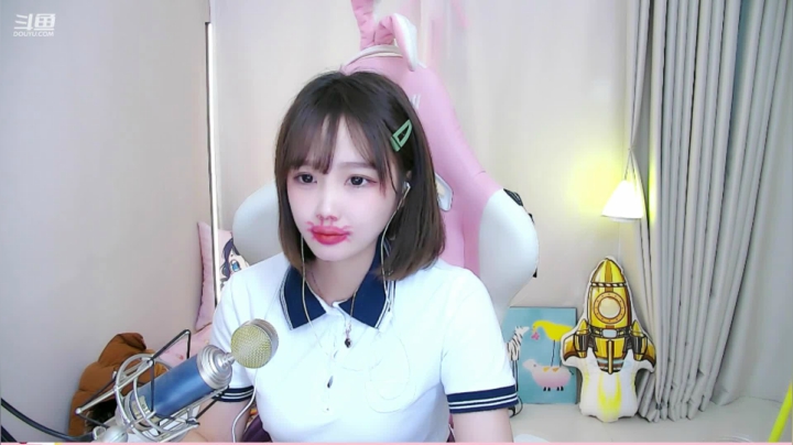 【2021-05-12 15点场】欣小菜：【有车位】萌妹上分如喝水！
